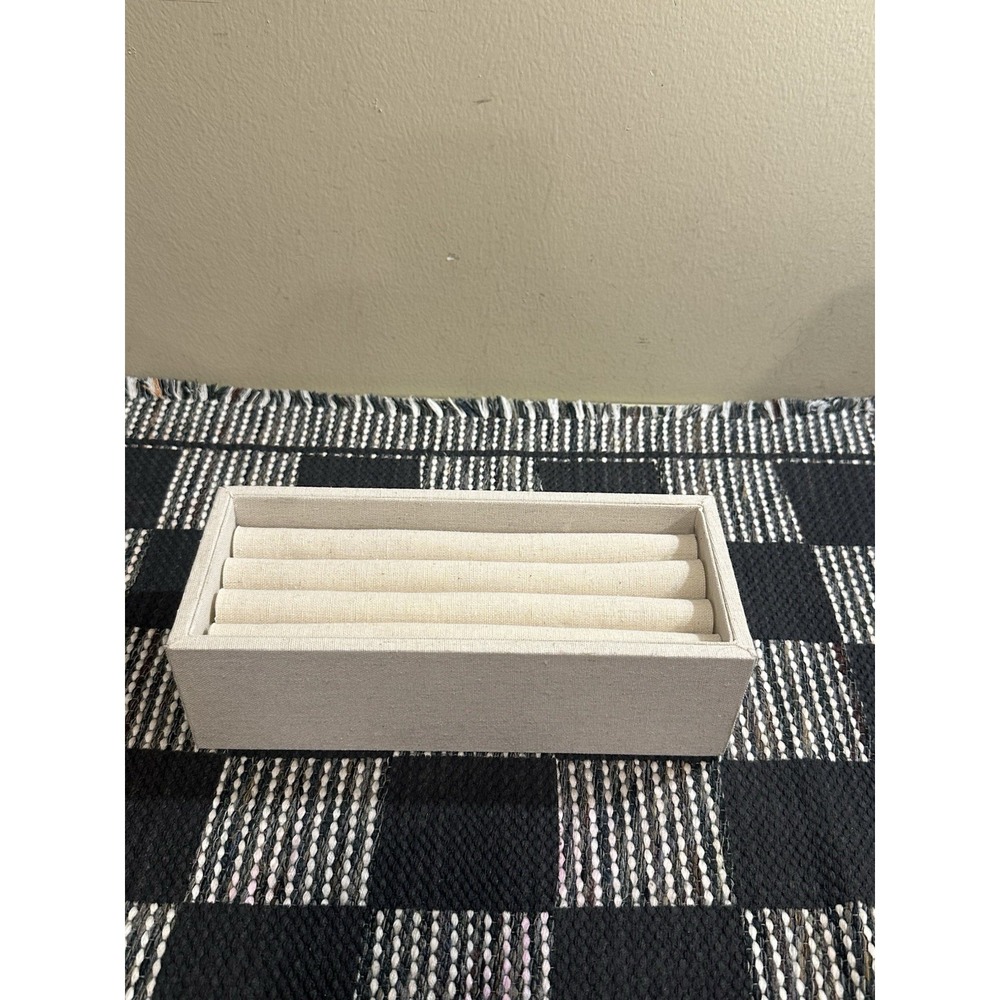 William‎ Sonoma Jewelry Organizer